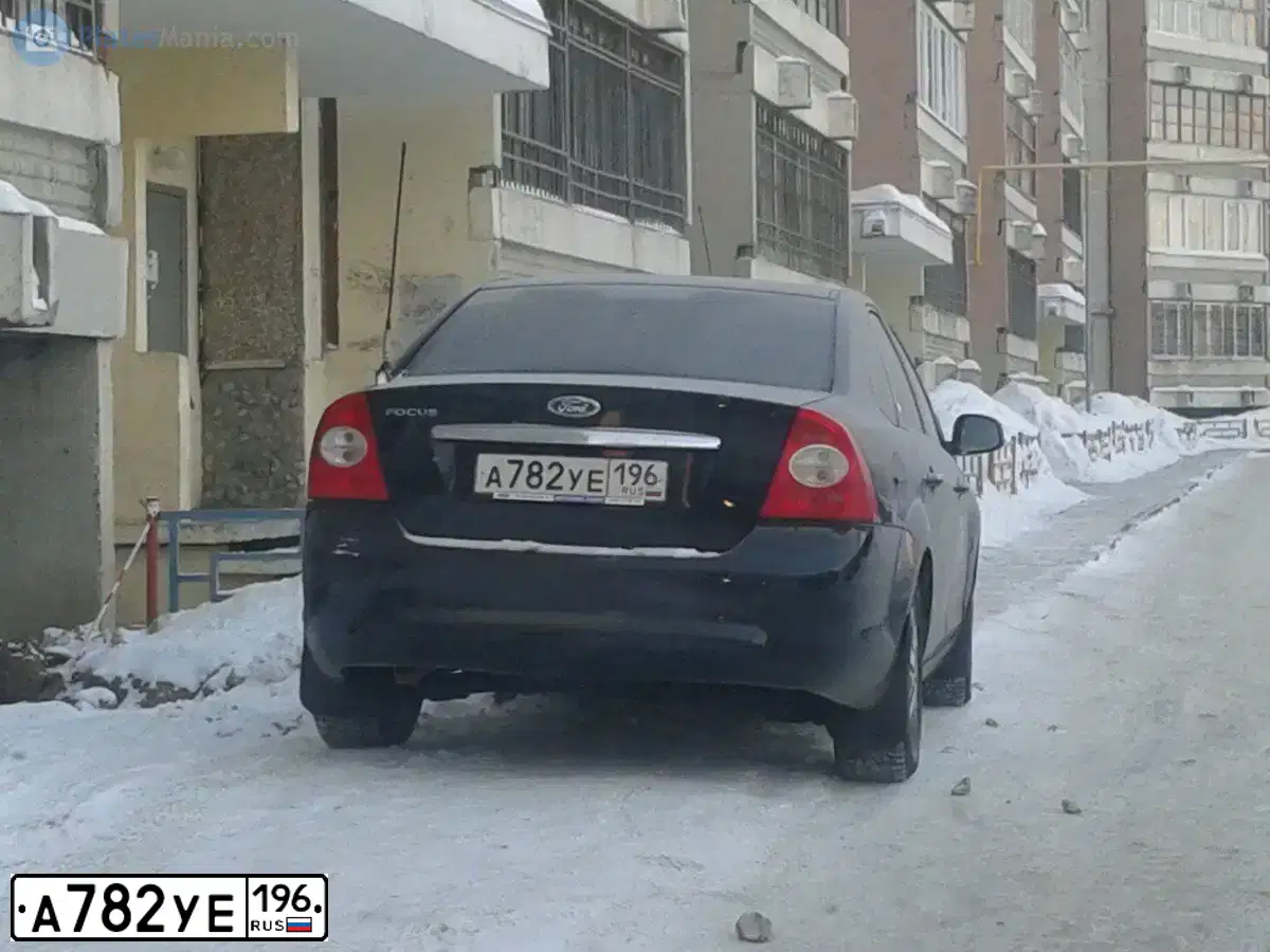 Фото автомобиля FORD FOCUS, 2008 — госномер Р100СЕ96. Цвет: ЧЕРНЫЙ