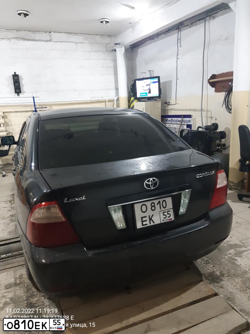 Фото автомобиля TOYOTA COROLLA, 2004 — госномер О810ЕК55
