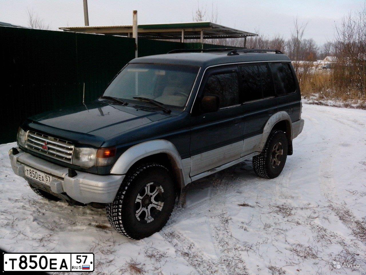 Фото автомобиля MITSUBISHI MONTERO, 1995 — госномер Т850ЕА57. Цвет: СЕРЕБРИСТО-СИНИЙ