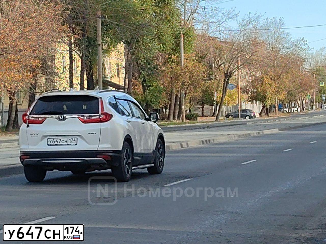 Фото автомобиля HONDA CR-V, 2019 — госномер У647СН174. Цвет: БЕЛЫЙ