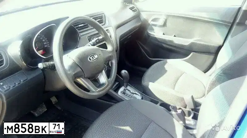 Фото автомобиля KIA RIO, 2011 — госномер М858ВК71. Цвет: СИНИЙ