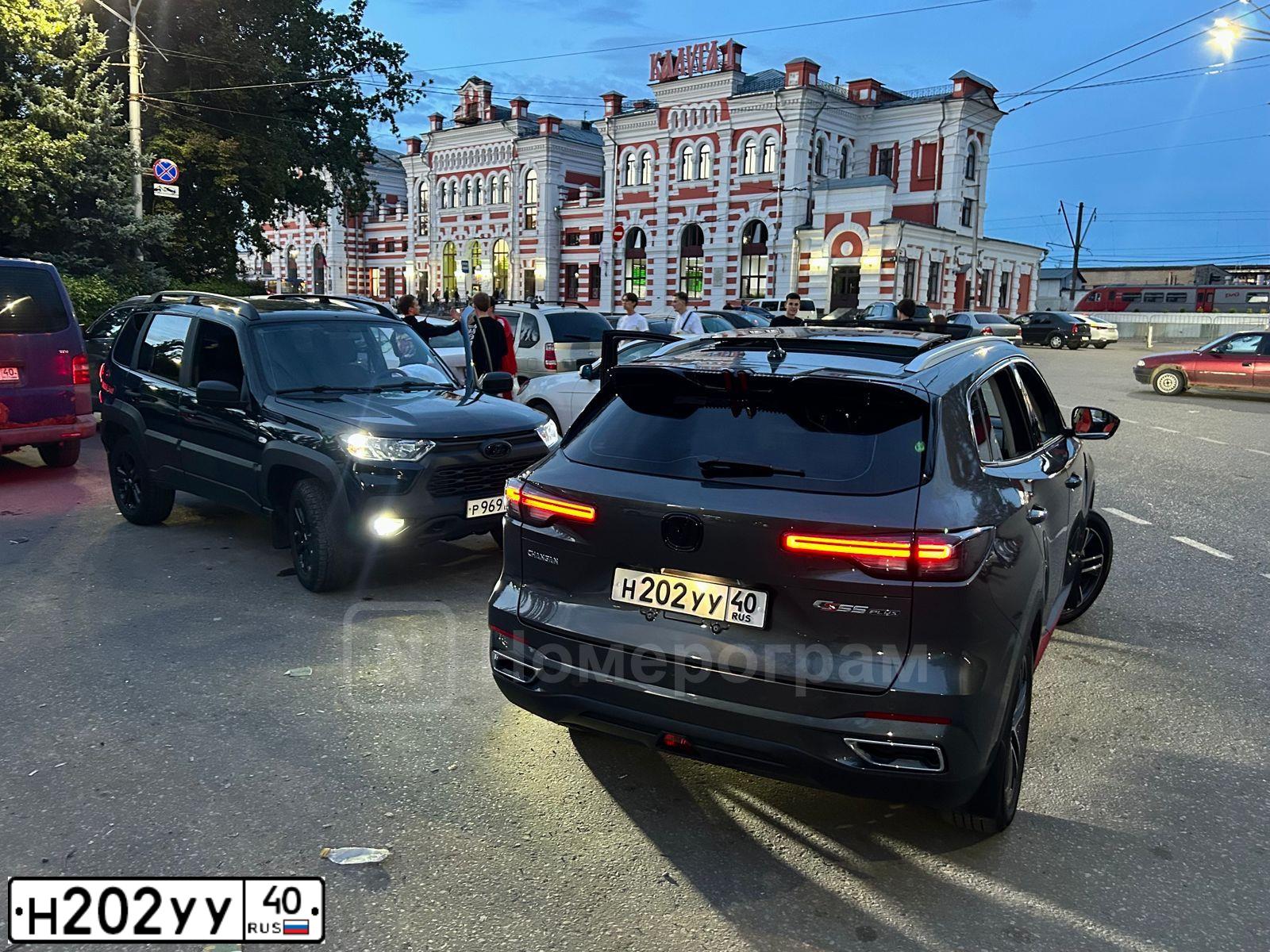 Фото автомобиля HYUNDAI SOLARIS, 2015 — госномер Н202УУ40. Цвет: ЧЕРНЫЙ