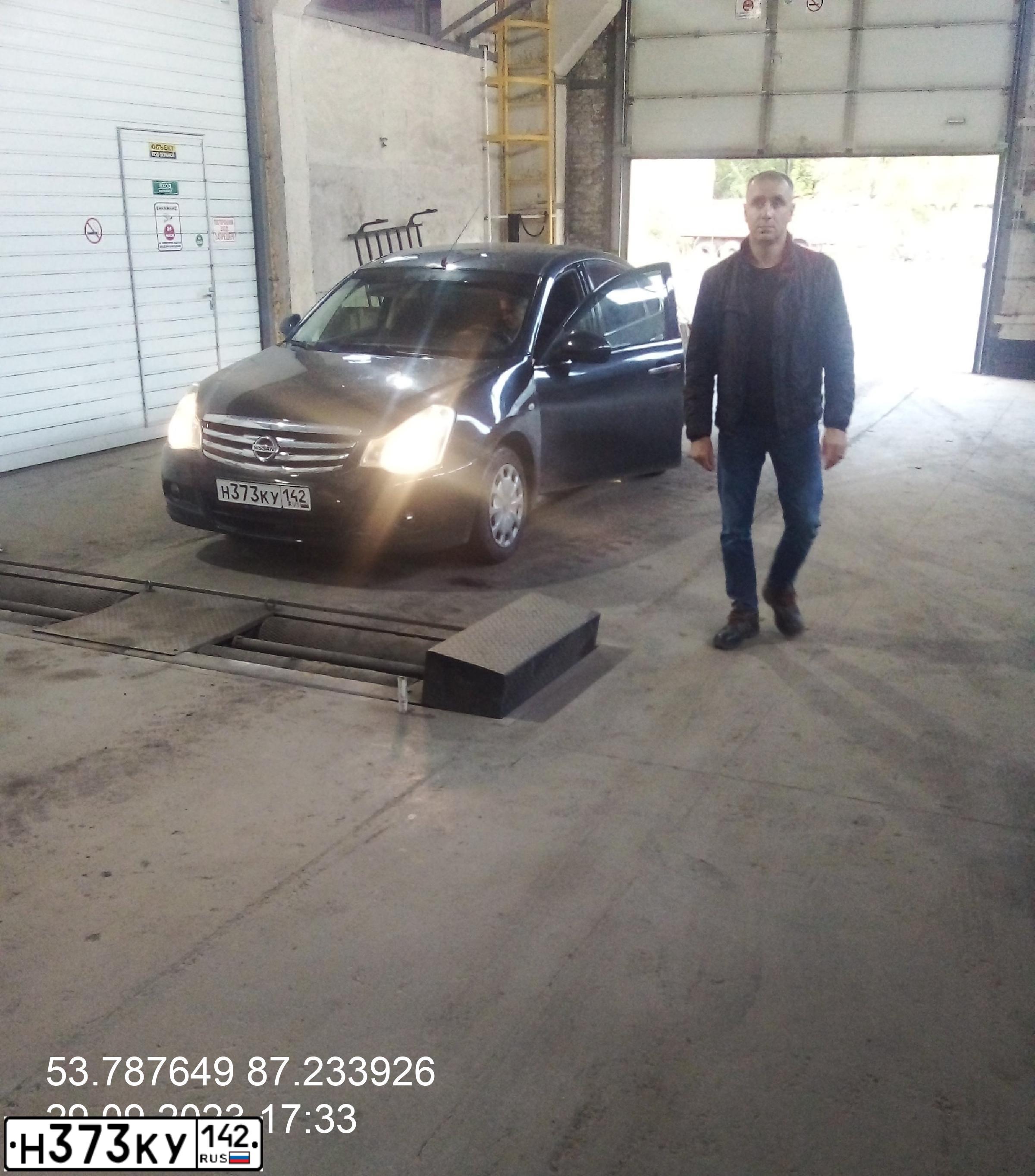 Фото автомобиля NISSAN ALMERA /AVTOVAZ/, 2017 — госномер Н373КУ142. Цвет: ЧЕРНЫЙ