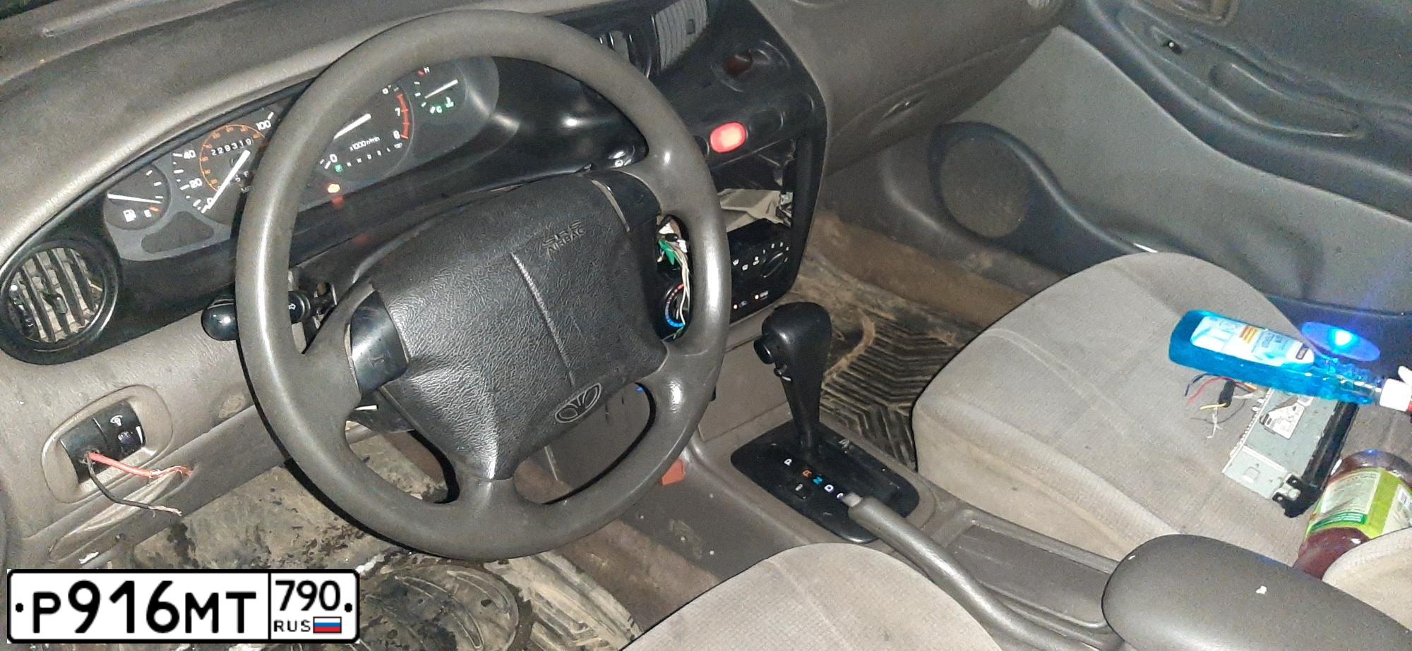 Фото автомобиля DAEWOO LEGANZA, 1999 — госномер Е901АВ550. Цвет: СЕРЫЙ