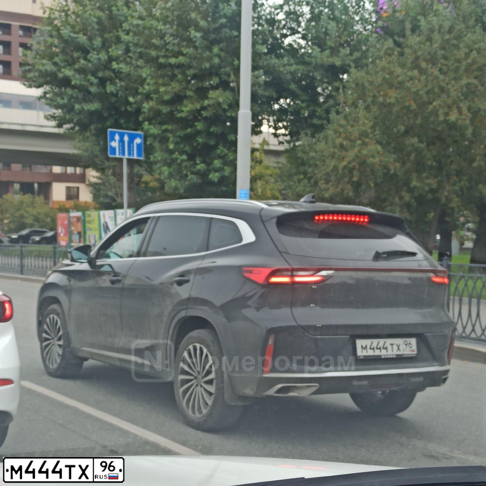 Фото автомобиля MERCEDES C-KLASSE, 2018 — госномер Т340МК196. Цвет: ЧЕРНЫЙ