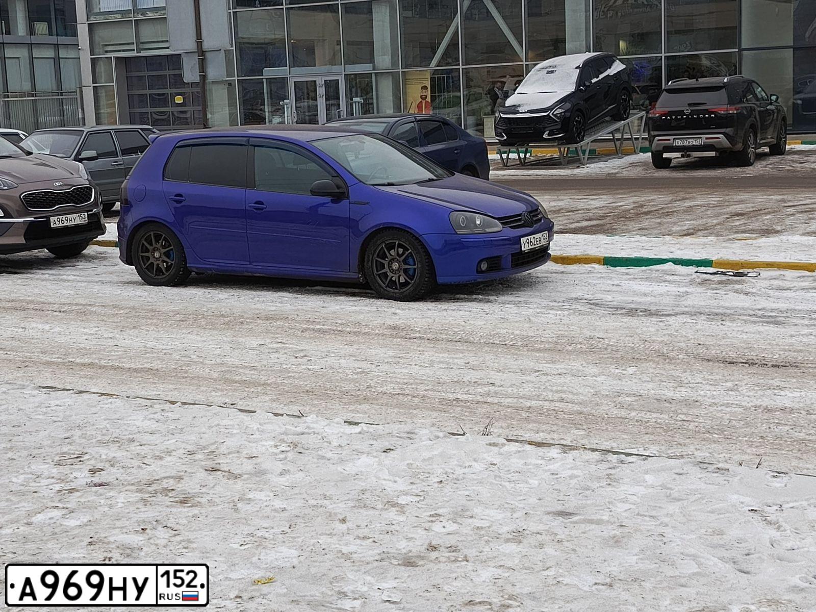 Фото автомобиля CHEVROLET LACETTI, 2006 — госномер А969НУ152. Цвет: СВЕТЛО-СЕРЫЙ