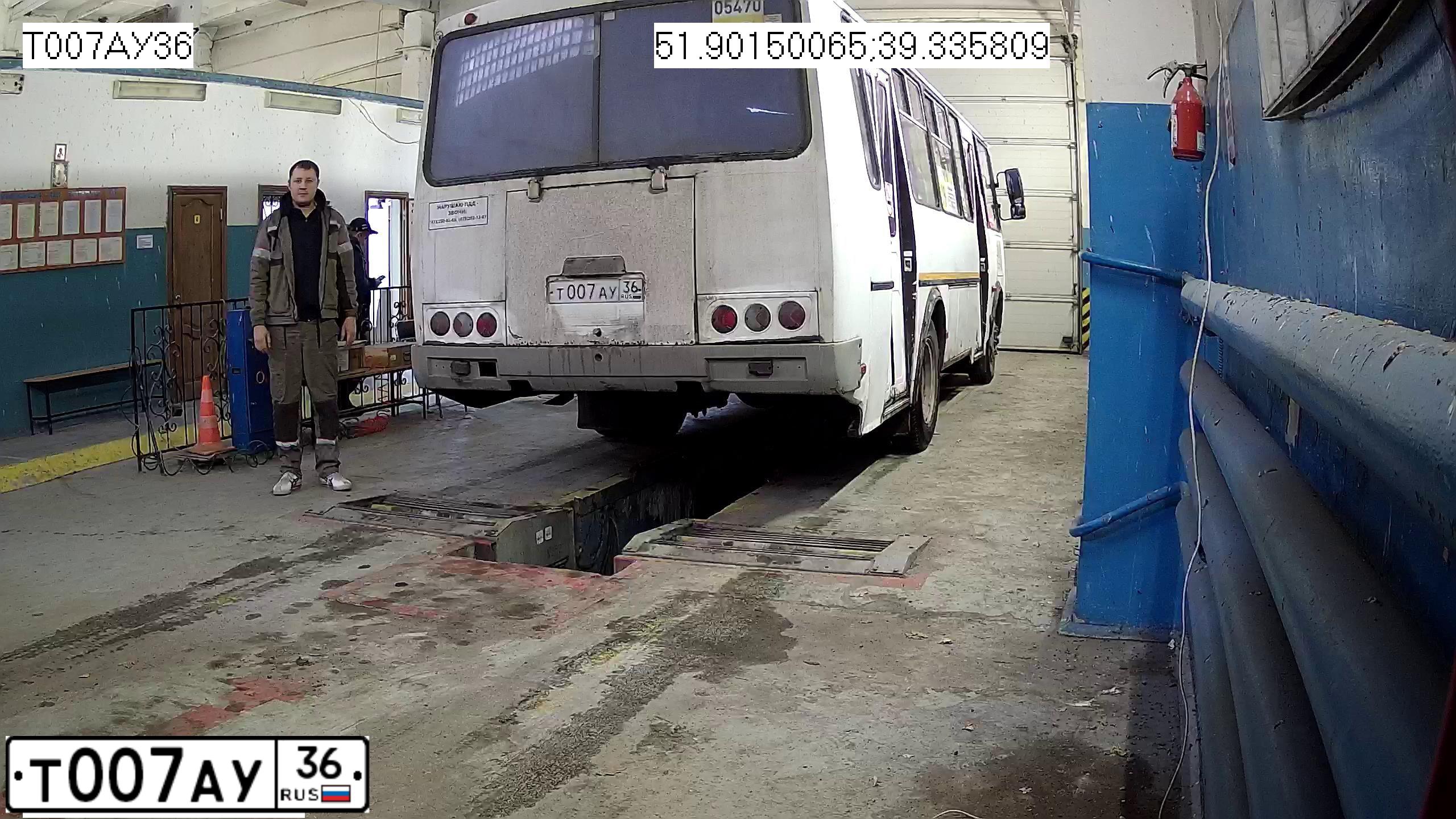 Фото автомобиля ГАЗ 3110, 2000 — госномер Т007АУ36. Цвет: ФИОЛЕТОВЫЙ