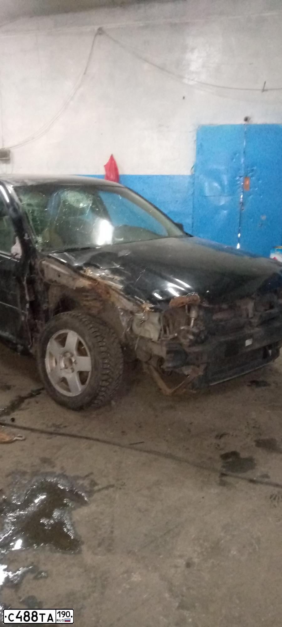 Фото автомобиля VOLKSWAGEN JETTA, 2001 — госномер С488ТА190. Цвет: ЧЕРНЫЙ