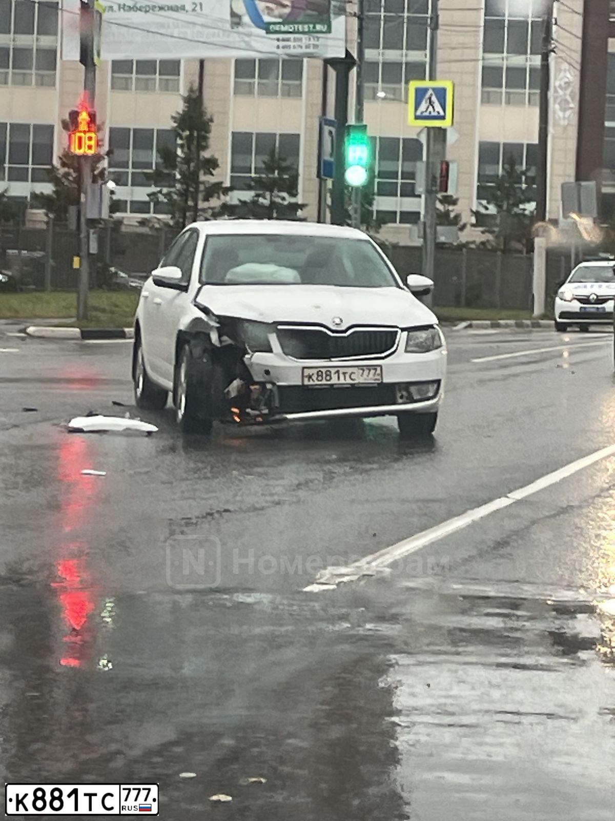 Фото автомобиля SKODA OCTAVIA, 2016 — госномер У207АК550