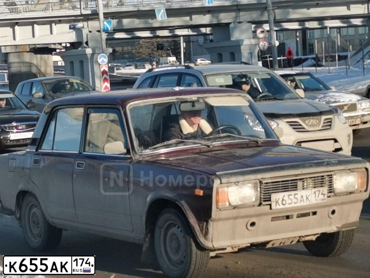 Фото автомобиля ВАЗ 21053 LADA 2105, 2007 — госномер М760КУ186. Цвет: ТЕМНО ВИШНЕВЫЙ