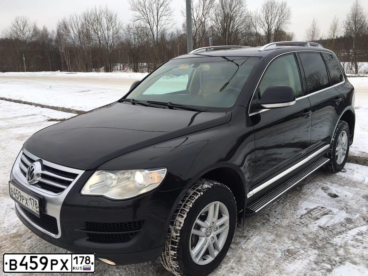 Фото автомобиля VOLKSWAGEN TOUAREG, 2010 — госномер О287ТТ98. Цвет: ЧЕРНЫЙ