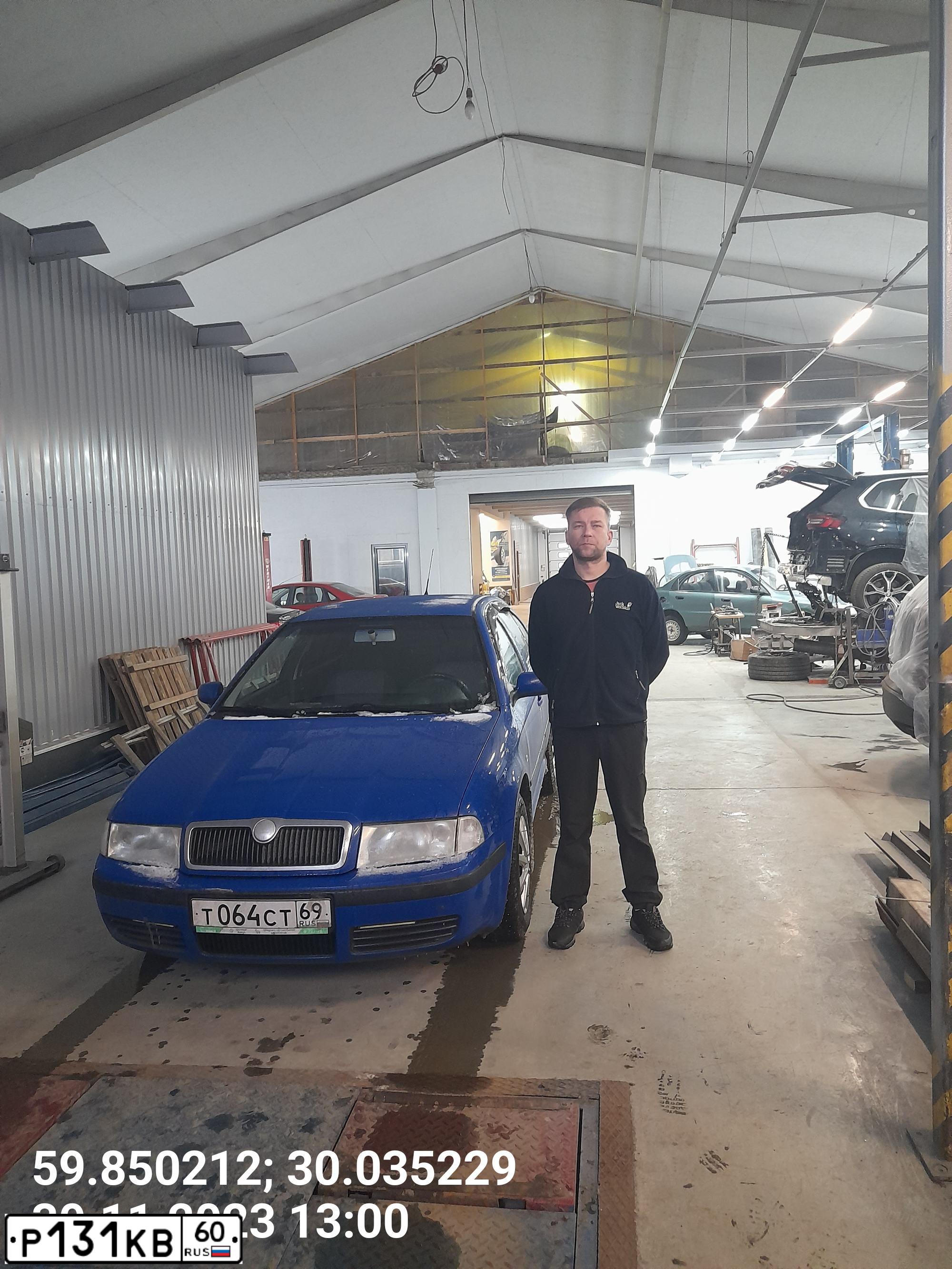 Фото автомобиля SKODA OCTAVIA, 2006 — госномер К744ТВ147. Цвет: синий