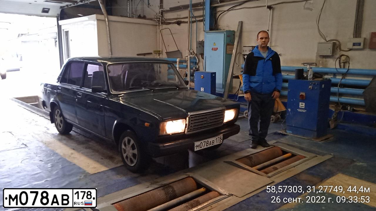 Фото автомобиля LADA 2107 LADA, 2006 — госномер К732ВО53. Цвет: Темно-зеленый