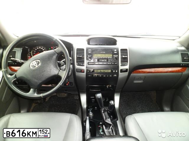 Фото автомобиля TOYOTA LANDCRUISER, 2006 — госномер А070ВС152. Цвет: Серебристый
