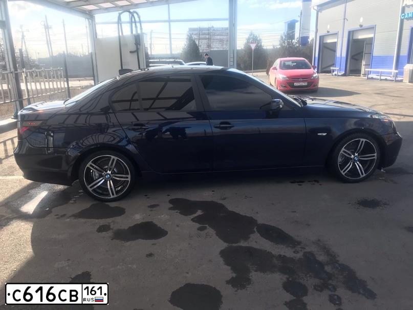 Фото автомобиля BMW SERIE 5, 2004 — госномер С616СВ161. Цвет: Темно-синий