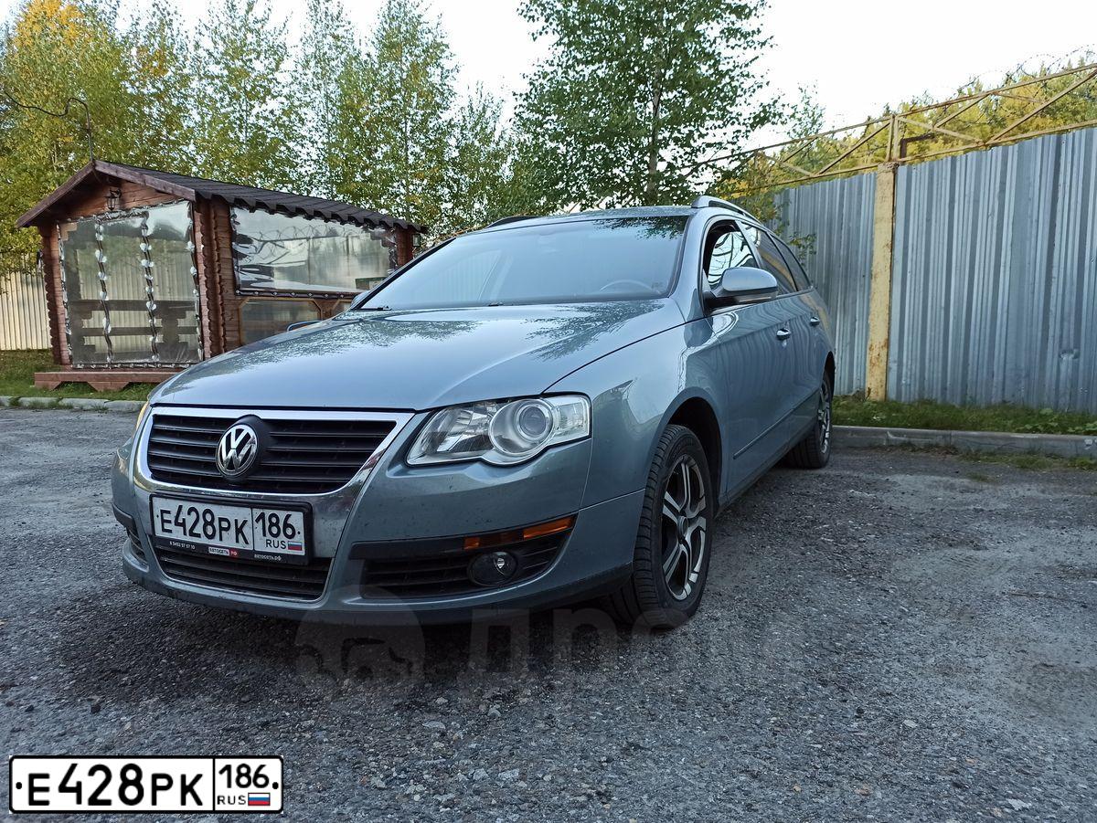Фото автомобиля VOLKSWAGEN PASSAT, 2008 — госномер Е428РК186. Цвет: СЕРЫЙ