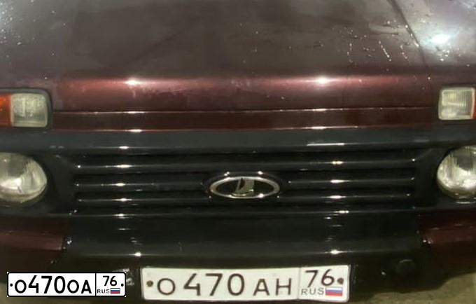Фото автомобиля VAZ 2121 NIVA, 1998 — госномер Т452МЕ790. Цвет: ТЕМНО-БОРДОВЫЙ