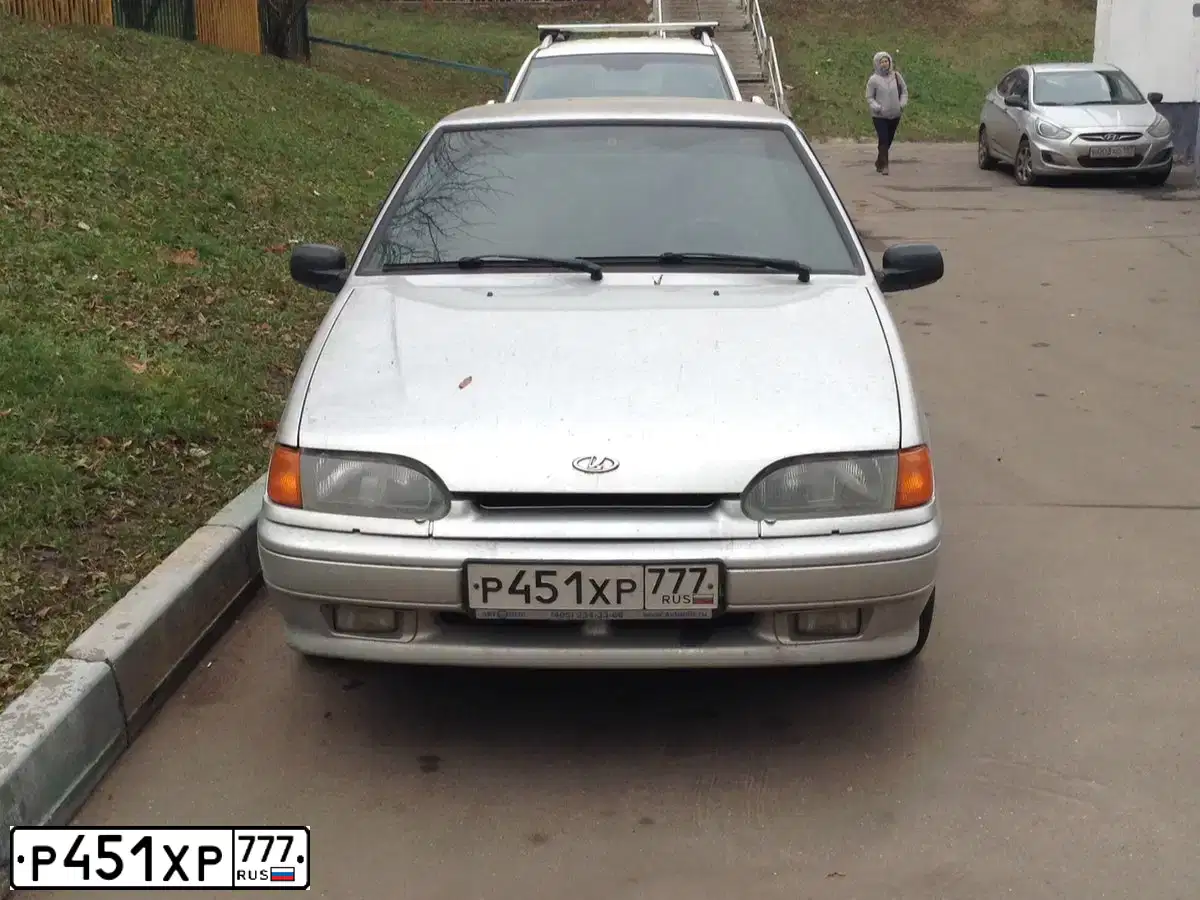 Фото автомобиля LADA 2114 SAMARA, 2008 — госномер Р451ХР777. Цвет: Светло-Серебристый металлик