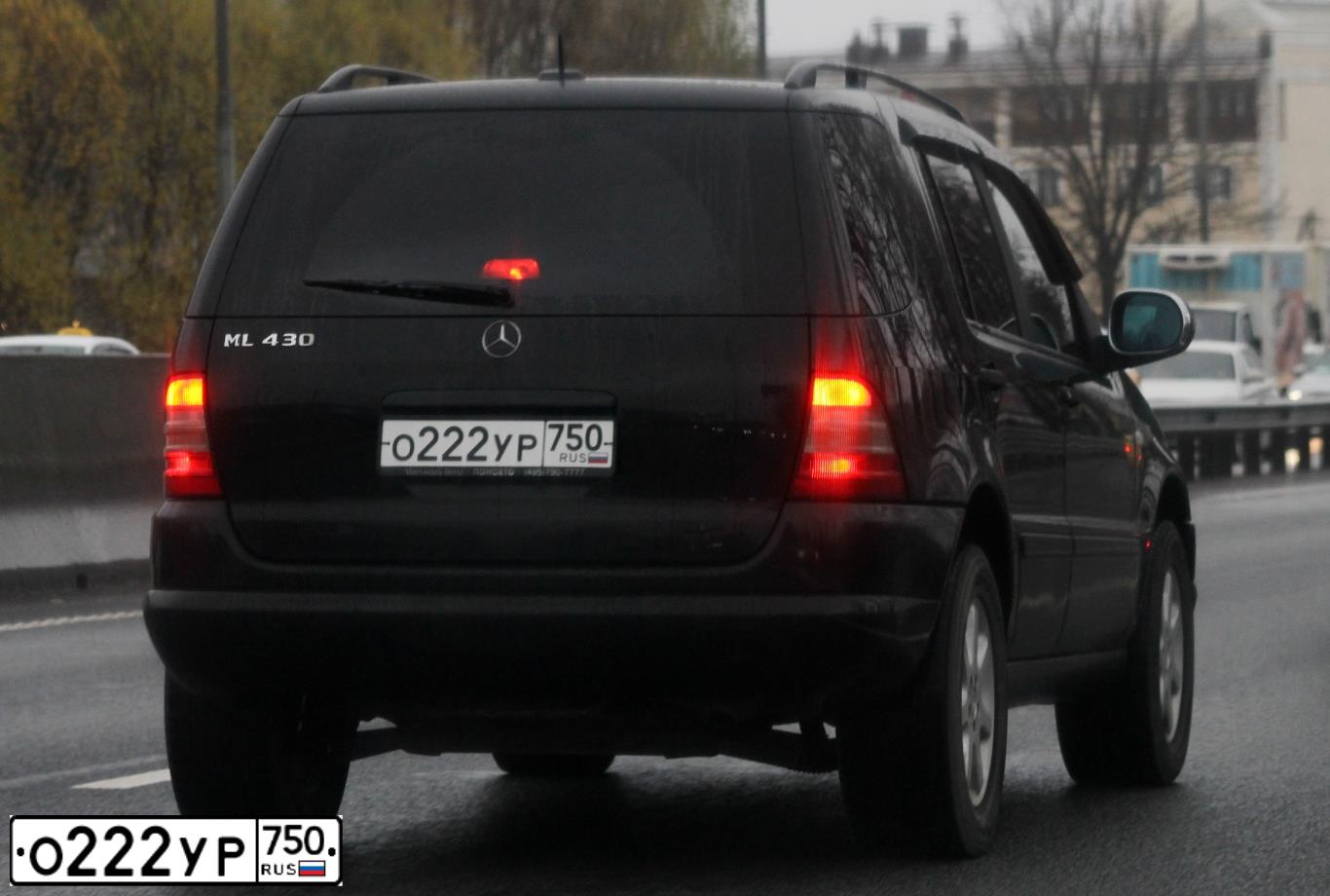 Фото автомобиля MERCEDES-BENZ ML/GLE, 2001 — госномер Н201СМ797. Цвет: ЧЕРНЫЙ