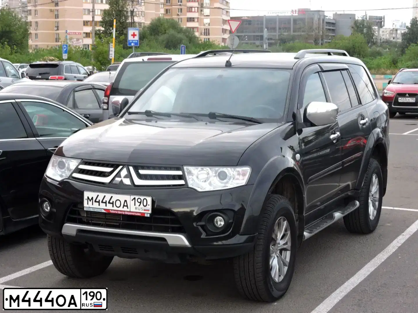 Фото автомобиля MITSUBISHI PAJERO SPORT, 2014 — госномер А102ТУ750. Цвет: ЧЕРНЫЙ