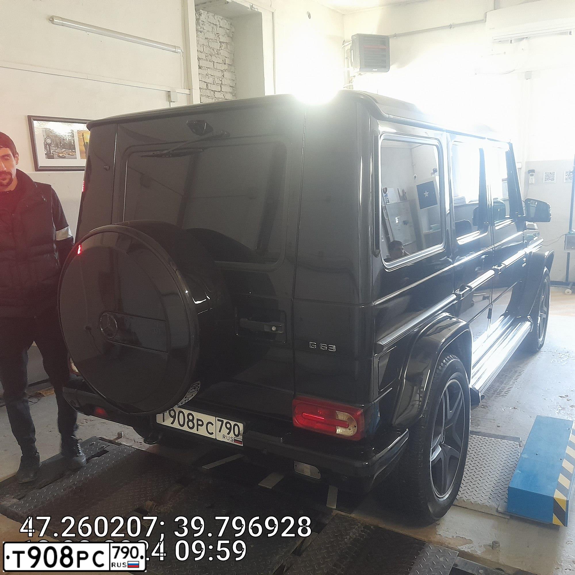 Фото автомобиля MERCEDES G-KLASSE, 2012 — госномер К077НМ761. Цвет: ЧЕРНЫЙ