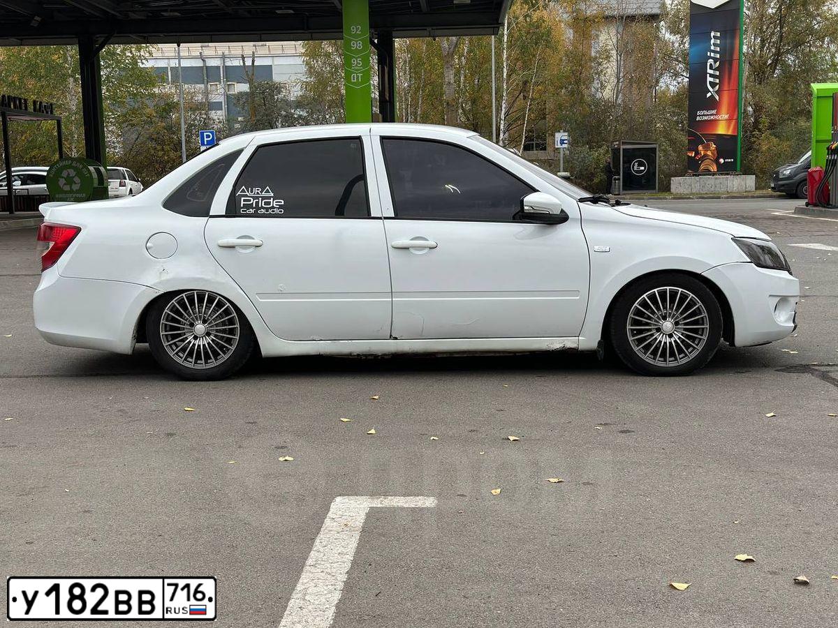 Фото автомобиля LADA 2190 GRANTA, 2012 — госномер У182ВВ716. Цвет: Белый