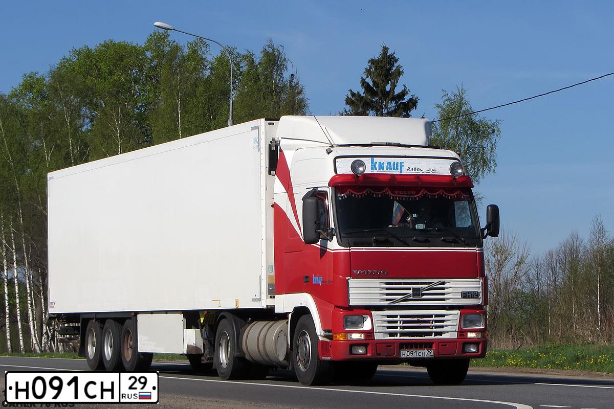 Фото автомобиля VOLVO SERIE FH /4X2/, 2000 — госномер К439МК147. Цвет: Красный