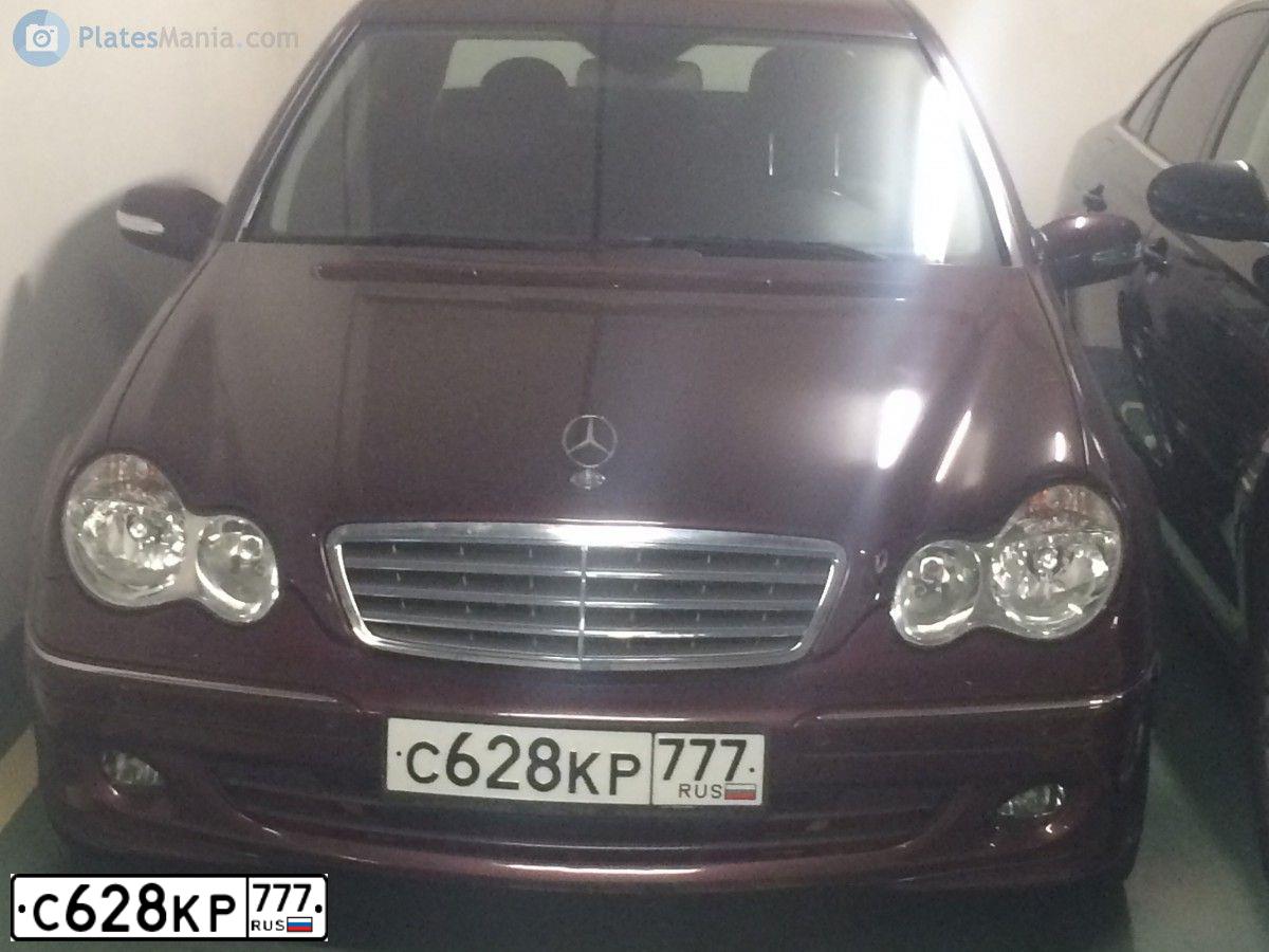Фото автомобиля MERCEDES C-KLASSE, 2005 — госномер Р236ХР125. Цвет: ВИШНЕВЫЙ