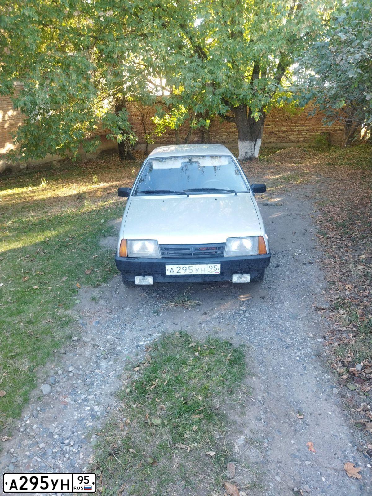 Фото автомобиля LADA 2109 SAMARA, 2003 — госномер А295УН95. Цвет: СВЕТЛО-СЕРЕБРИСТЫЙ МЕТАЛЛ
