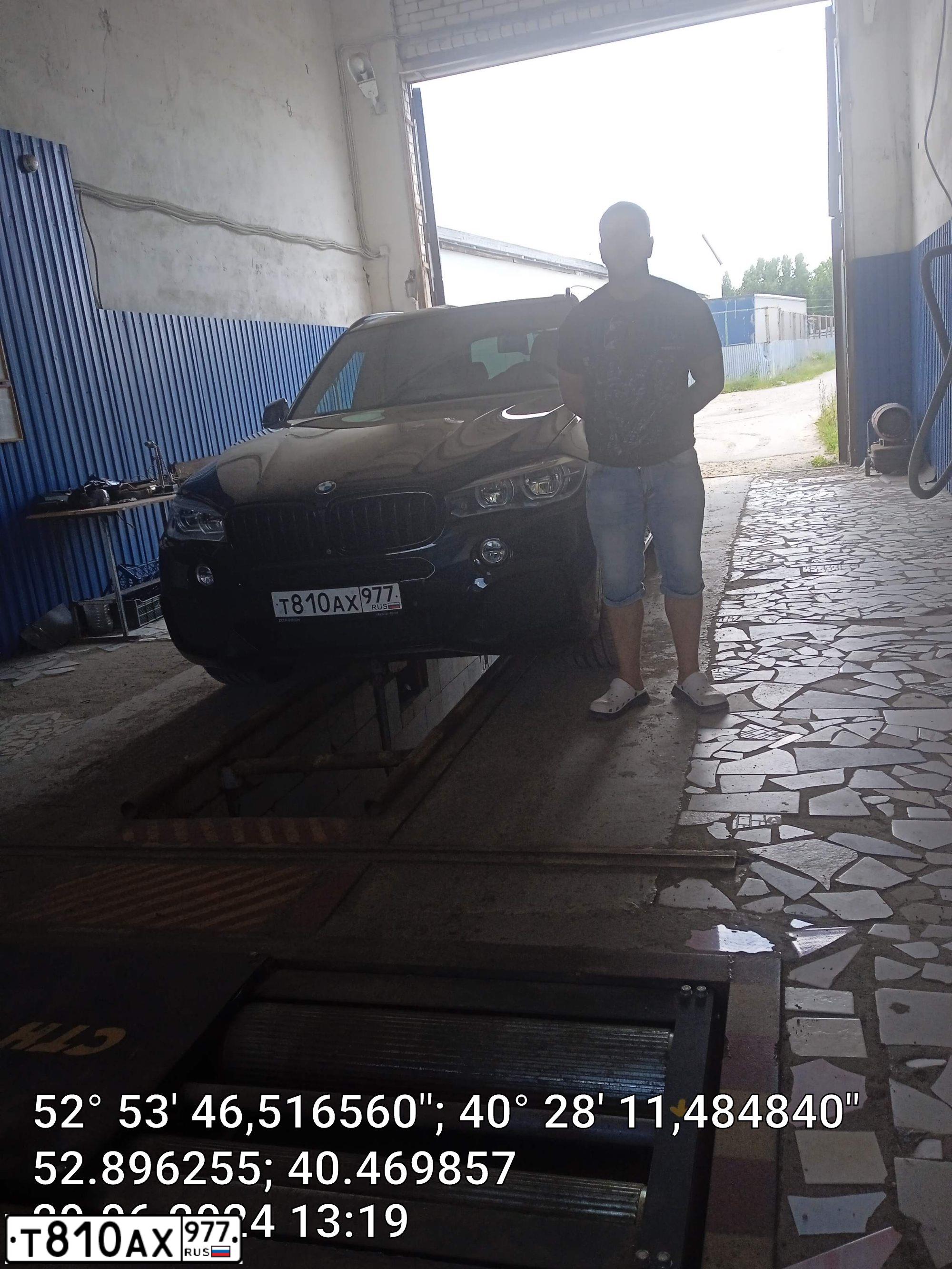 Фото автомобиля BMW X5, 2016 — госномер Т810АХ977. Цвет: ЧЕРНЫЙ