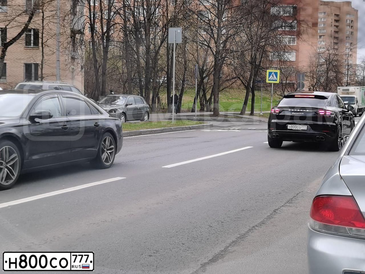 Фото автомобиля MERCEDES-BENZ S500, 2016 — госномер Е947ВК977. Цвет: ЧЕРНЫЙ