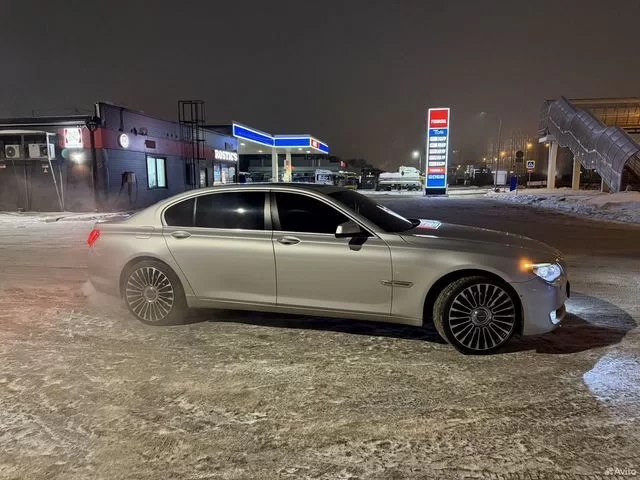 Фото автомобиля BMW SERIE 7, 2010 — госномер С083МЕ716. Цвет: СЕРЫЙ