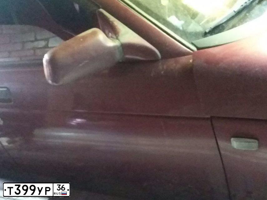 Фото автомобиля LADA 2110, 1998 — госномер Т595РТ136. Цвет: СЕРЕБРИСТО-ТЕМНО-КРАСНЫЙ