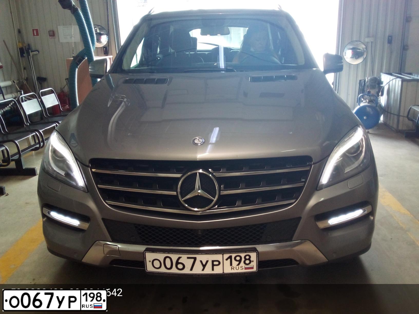 Фото автомобиля MERCEDES M-KLASSE, 2015 — госномер К836АА750. Цвет: СЕРЫЙ