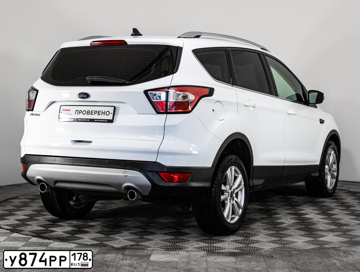 Фото автомобиля FORD KUGA, 2017 — госномер У874РР178. Цвет: БЕЛЫЙ