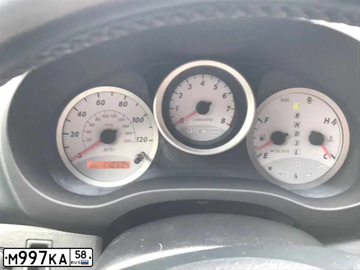 Фото автомобиля TOYOTA RAV4, 2004 — госномер М997КА58. Цвет: БЕЛЫЙ СЕРЫЙ