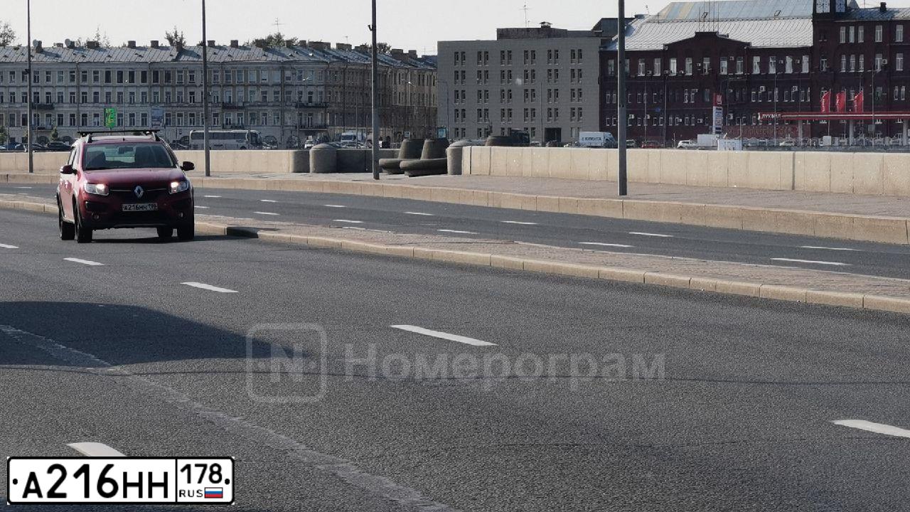 Фото автомобиля KIA SOUL, 2010 — госномер У577ЕА47. Цвет: ЧЕРНЫЙ