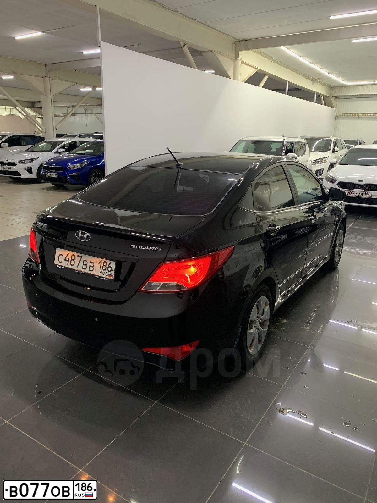 Фото автомобиля KIA CEE'D, 2018 — госномер В077ОВ186. Цвет: Белый