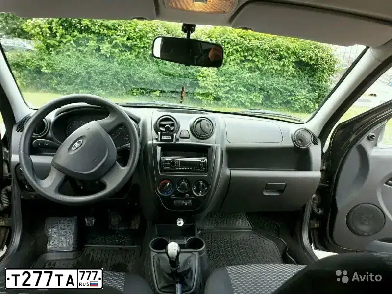 Фото автомобиля LADA 2190 GRANTA, 2016 — госномер Р438ОХ58. Цвет: ЧЕРНЫЙ