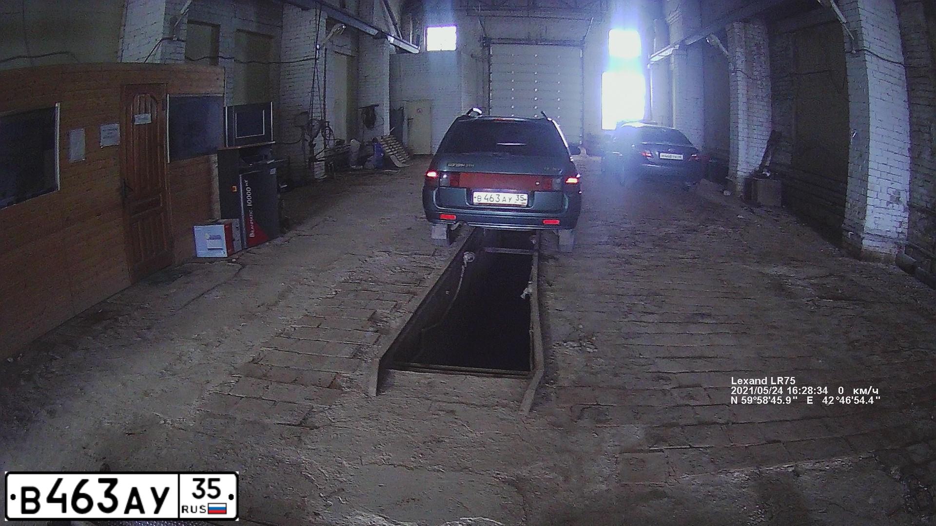 Фото автомобиля BOGDAN 2110/2111, 2010 — госномер В463АУ35. Цвет: ЗЕЛЕНЫЙ