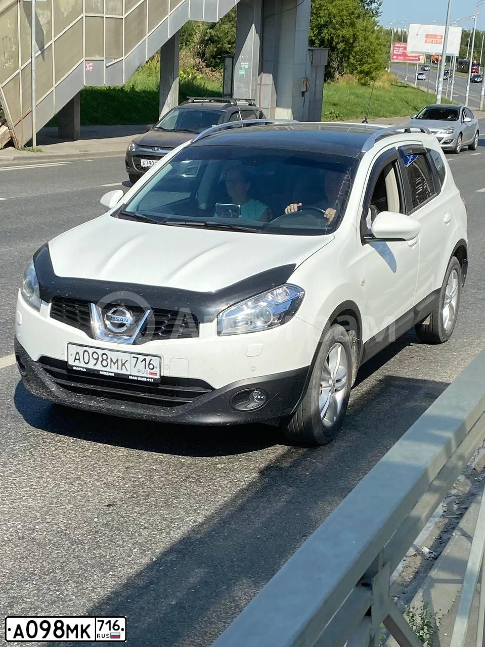 Фото автомобиля NISSAN QASHQAI, 2013 — госномер А098МК716. Цвет: БЕЛЫЙ