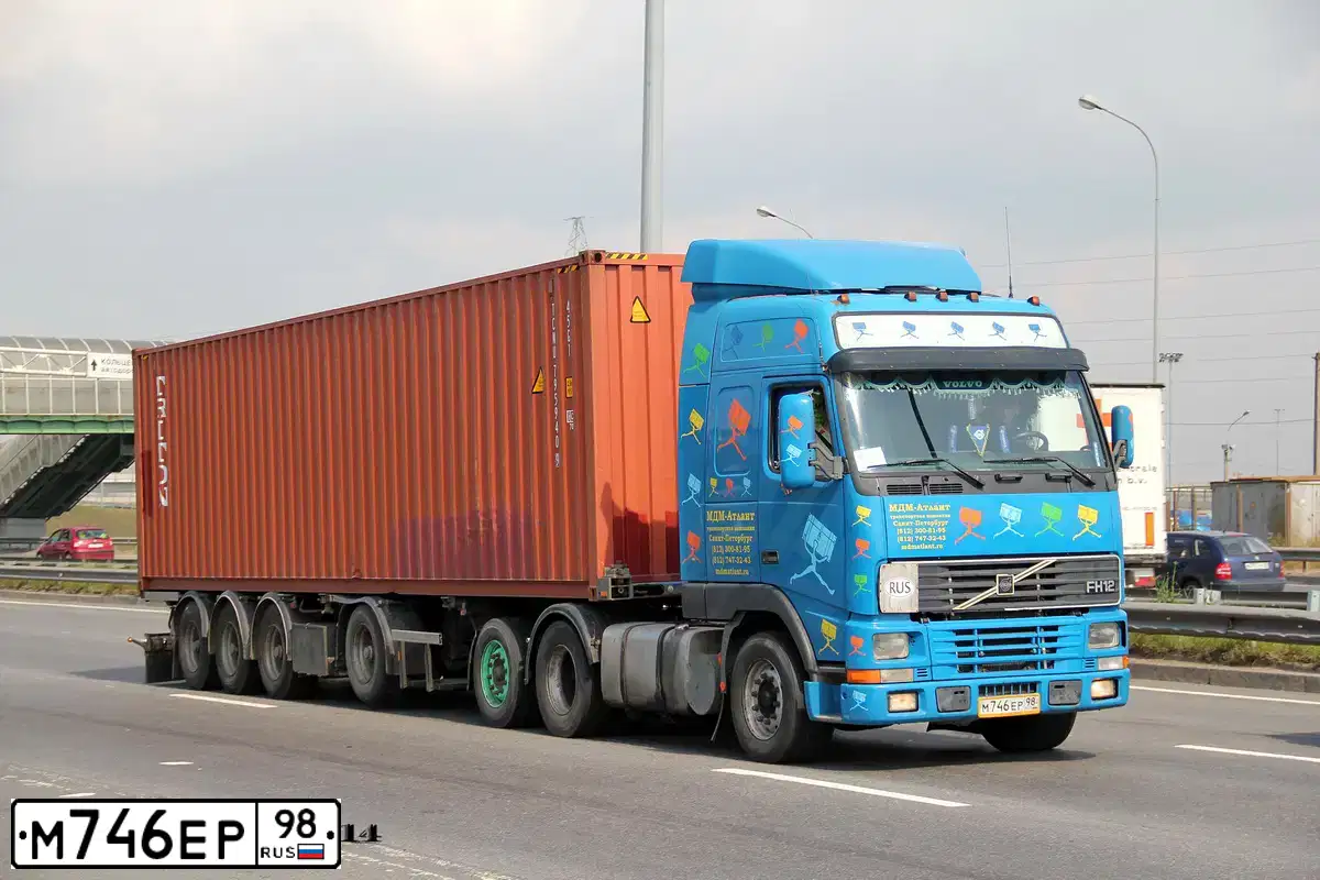 Фото автомобиля LADA 2105, 2006 — госномер М746ЕР98. Цвет: СИНИЙ