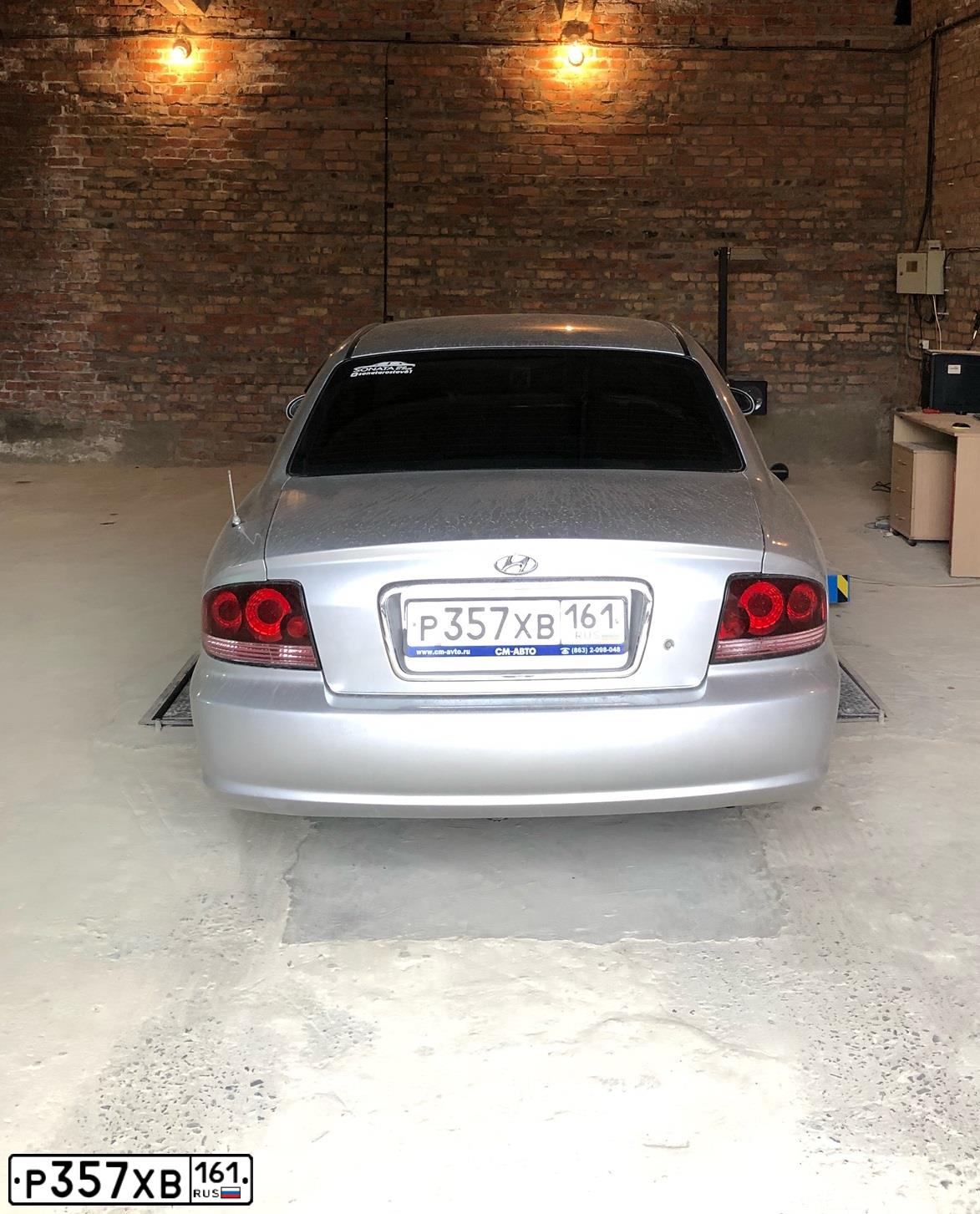 Фото автомобиля TAGAZ Z SONATA, 2008 — госномер Р357ХВ161. Цвет: Серебристый