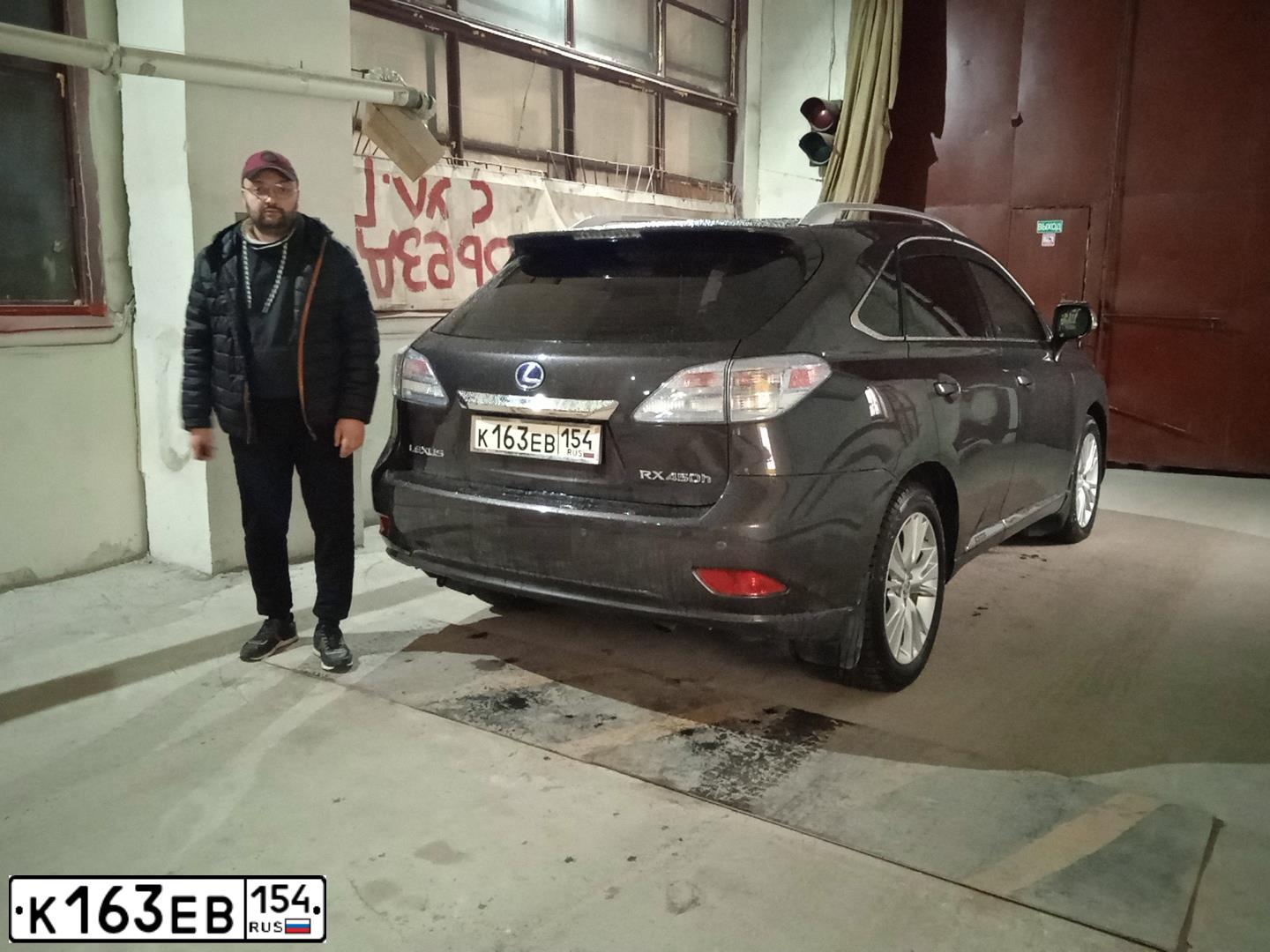 Фото автомобиля LEXUS S RX, 2010 — госномер К163ЕВ154. Цвет: ТЕМНО-СЕРЫЙ
