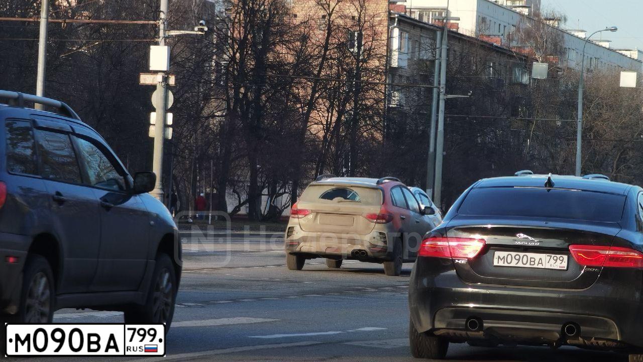 Фото автомобиля JAGUAR XE, 2017 — госномер Р556ЕС550. Цвет: ЧЕРНЫЙ