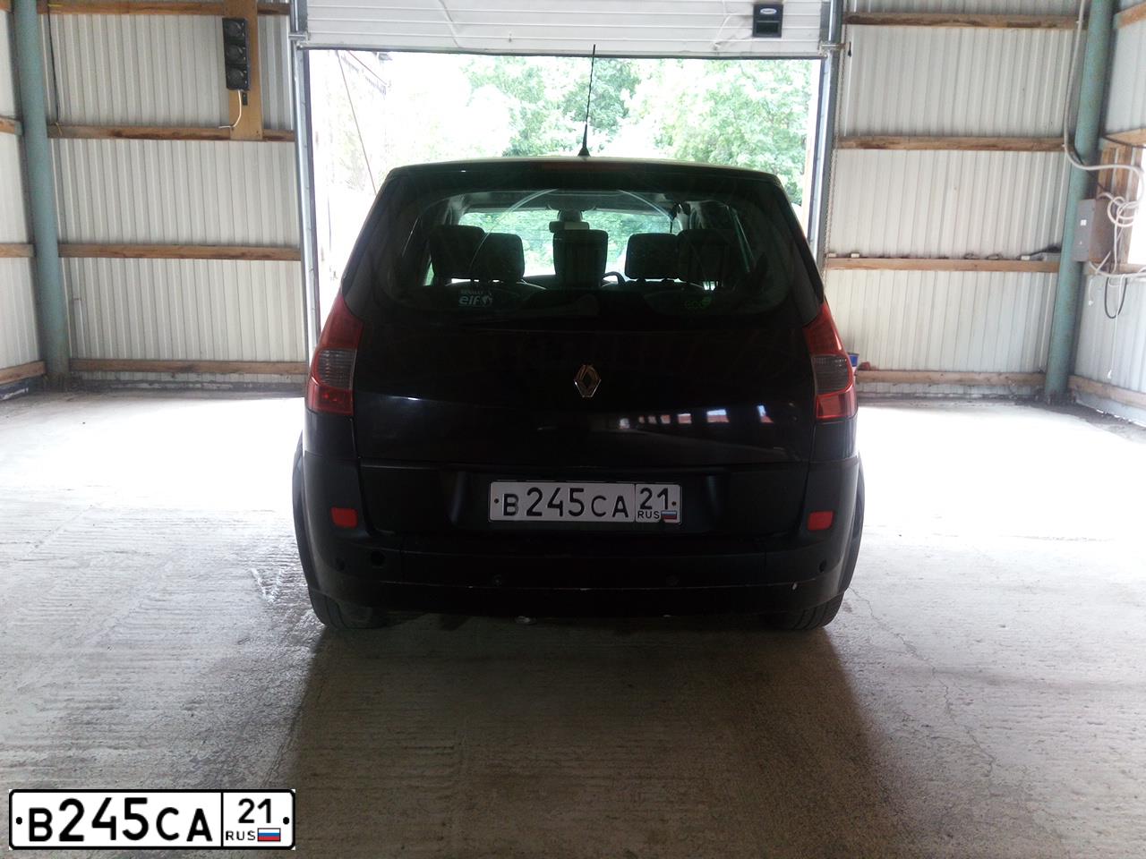 Фото автомобиля RENAULT MEGANE /GRAND/ SCENIC, 2009 — госномер В245СА21. Цвет: ЧЕРНЫЙ