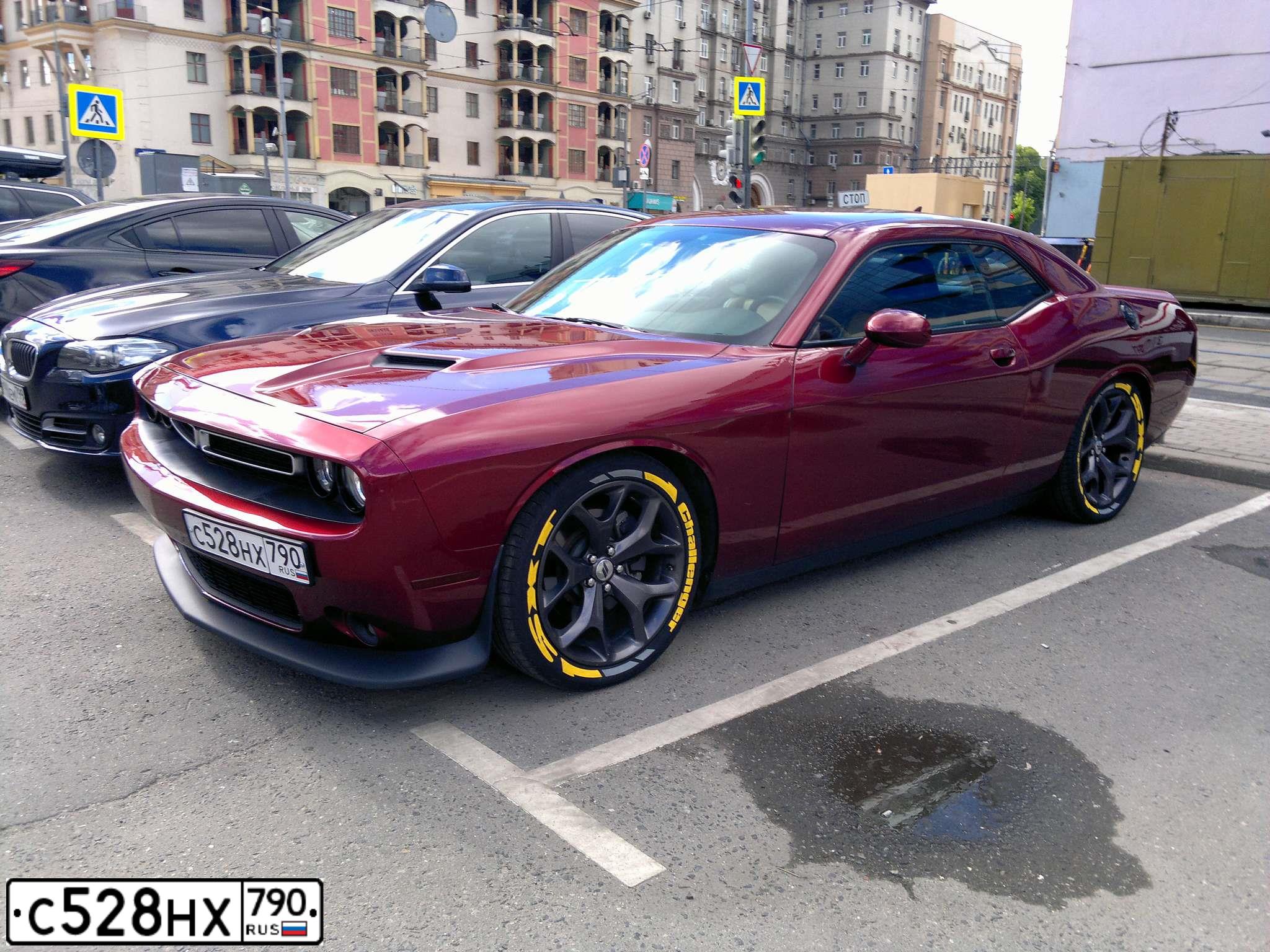 Фото автомобиля DODGE CHALLENGER, 2018 — госномер К666СА196. Цвет: Красный