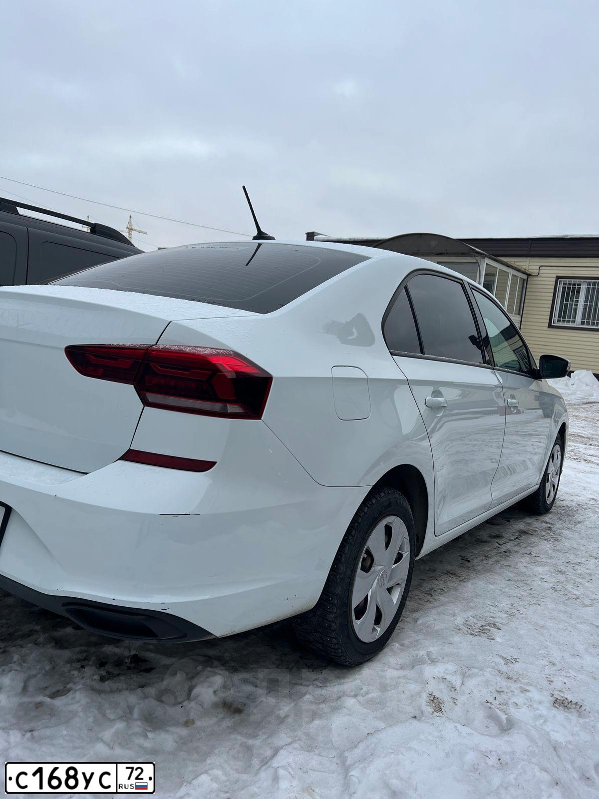 Фото автомобиля VOLKSWAGEN POLO, 2021 — госномер С168УС72. Цвет: БЕЛЫЙ