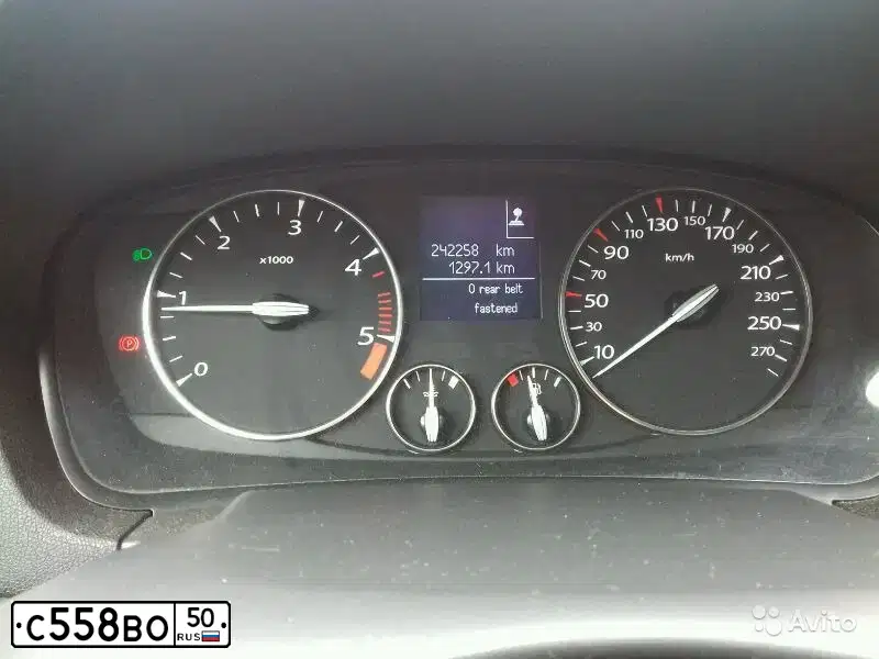 Фото автомобиля RENAULT LAGUNA, 2009 — госномер С558ВО50. Цвет: СЕРЕБРИСТЫЙ