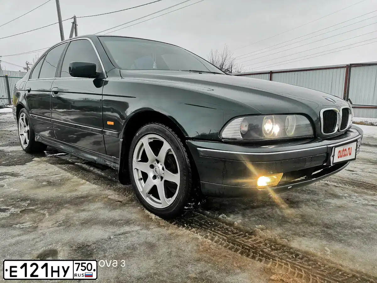 Фото автомобиля BMW SERIE 5, 1997 — госномер Е121НУ750. Цвет: ЗЕЛЕНЫЙ